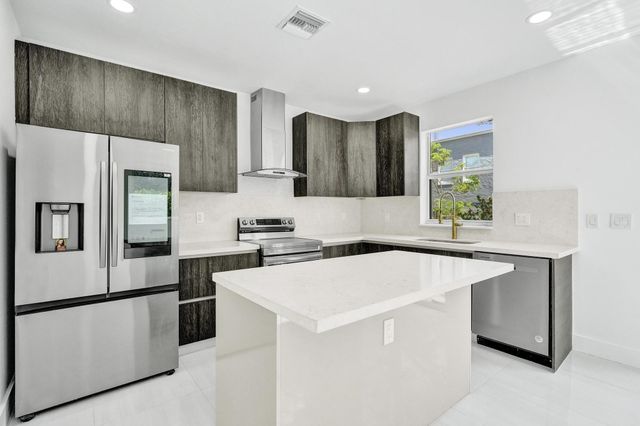 1213 W Las Olas Boulevard, Fort Lauderdale, FL 33312