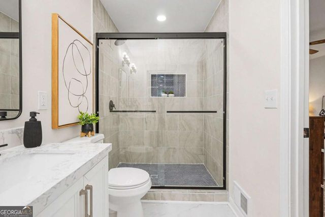 5464 Breathitt Drive SW, Lilburn, GA 30047