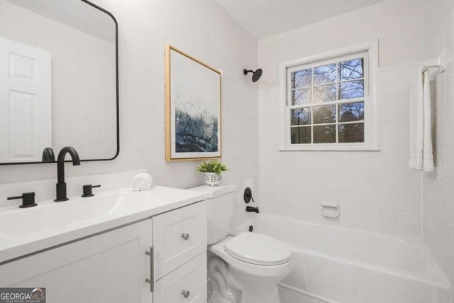 5464 Breathitt Drive SW, Lilburn, GA 30047