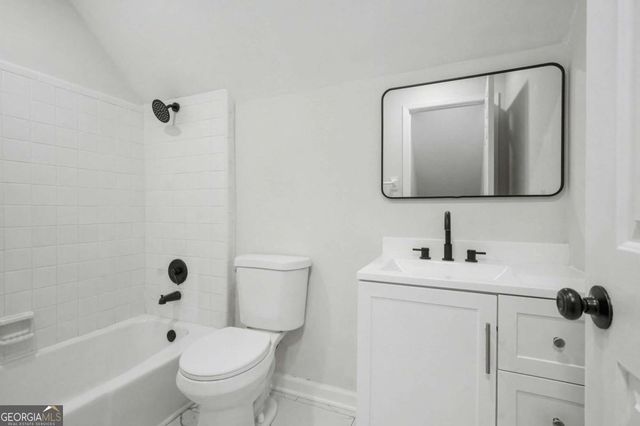 5464 Breathitt Drive SW, Lilburn, GA 30047