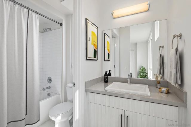 1045 32nd St 4, San Diego, CA 92102