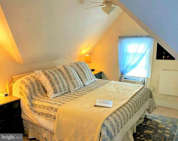 4141 MAIN ST, Chincoteague Island, VA 23336