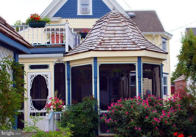 4141 MAIN ST, Chincoteague Island, VA 23336