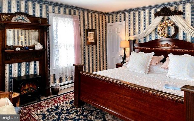 4141 MAIN ST, Chincoteague Island, VA 23336