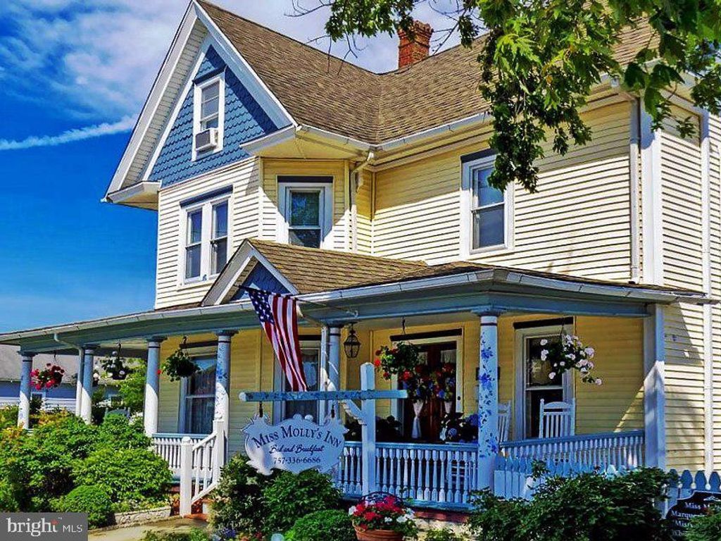 4141 MAIN ST, Chincoteague Island, VA 23336