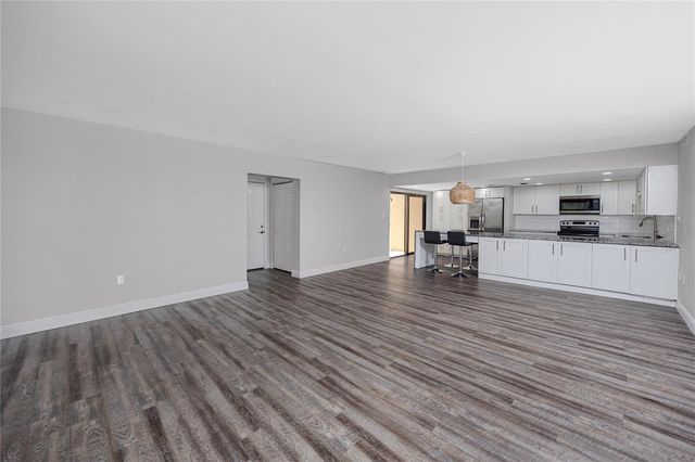 7510 SUNSHINE SKYWAY LANE S P4, St Petersburg, FL 33711
