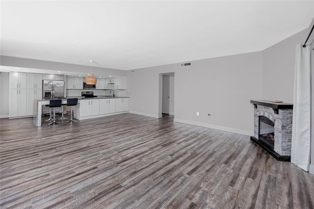 7510 SUNSHINE SKYWAY LANE S P4, St Petersburg, FL 33711