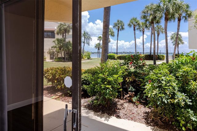 7510 SUNSHINE SKYWAY LANE S P4, St Petersburg, FL 33711