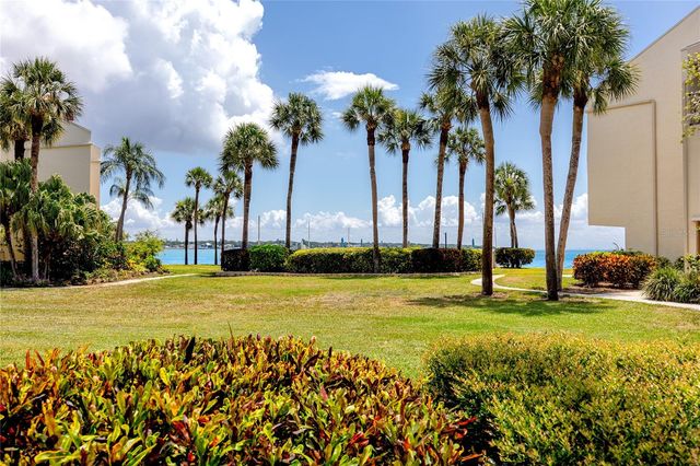7510 SUNSHINE SKYWAY LANE S P4, St Petersburg, FL 33711