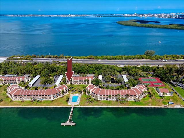 7510 SUNSHINE SKYWAY LANE S P4, St Petersburg, FL 33711