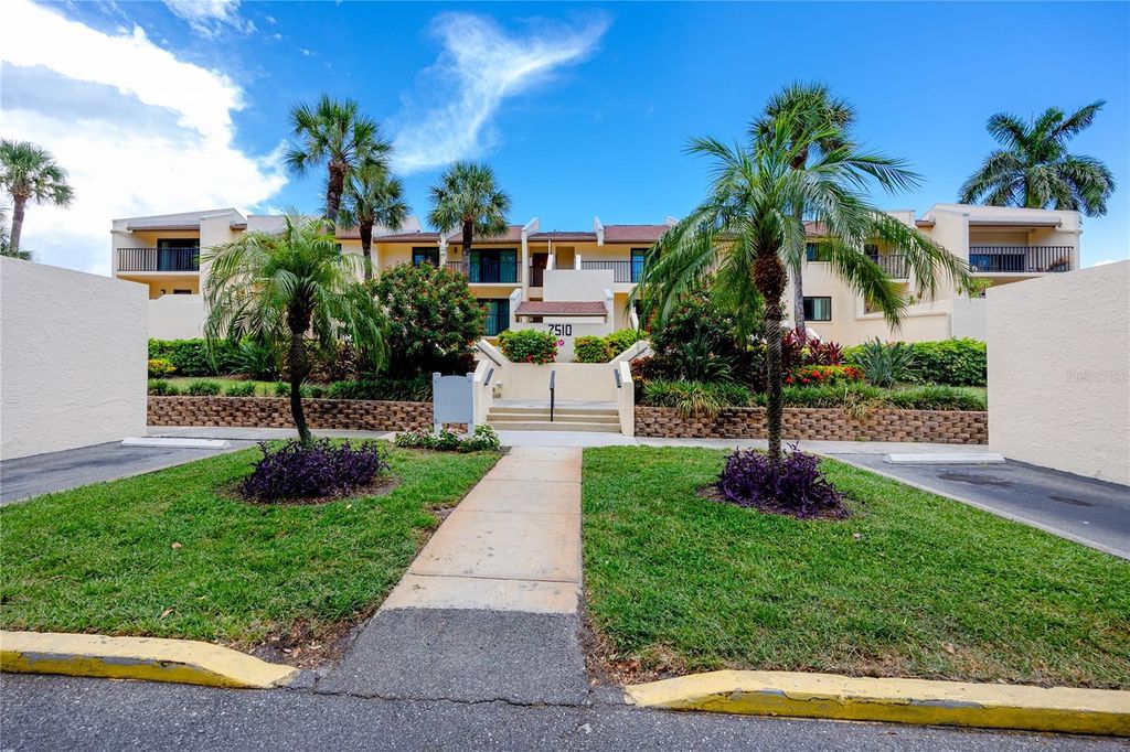 7510 SUNSHINE SKYWAY LANE S P4, St Petersburg, FL 33711