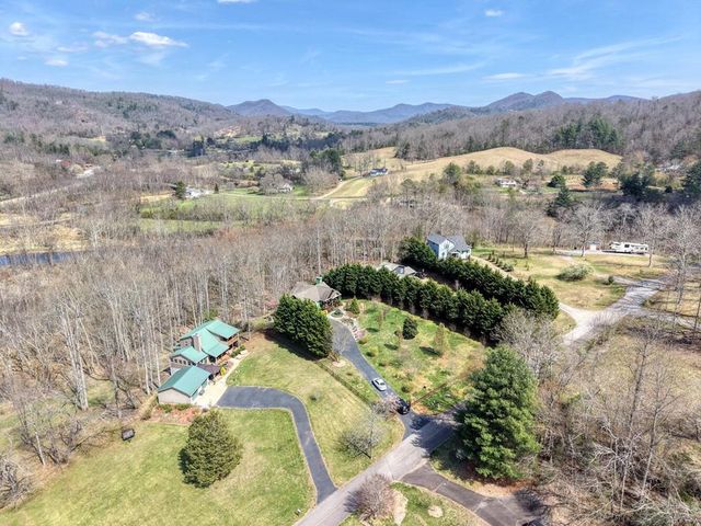 2561 Dune Road, Hiawassee, GA 30546