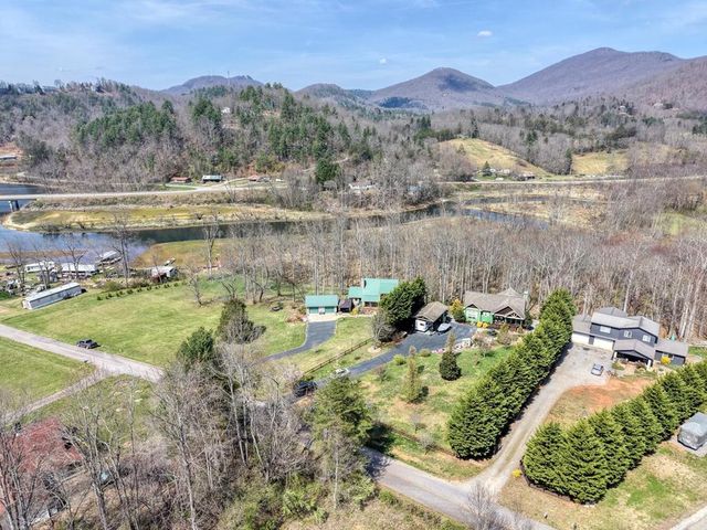 2561 Dune Road, Hiawassee, GA 30546