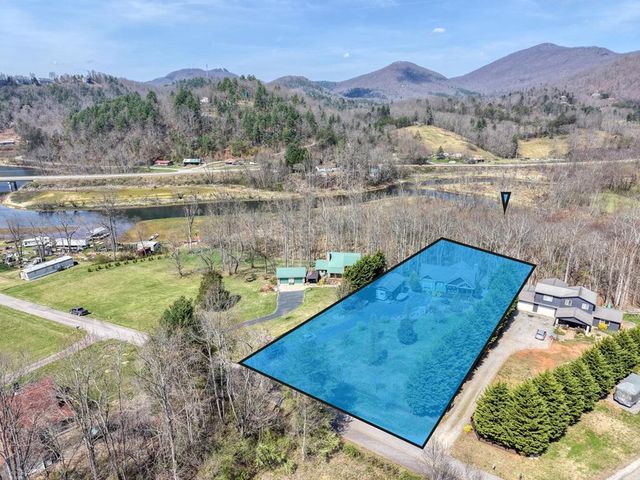 2561 Dune Road, Hiawassee, GA 30546