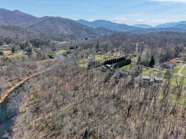 2561 Dune Road, Hiawassee, GA 30546