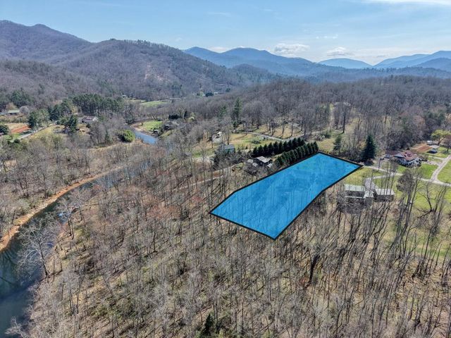 2561 Dune Road, Hiawassee, GA 30546