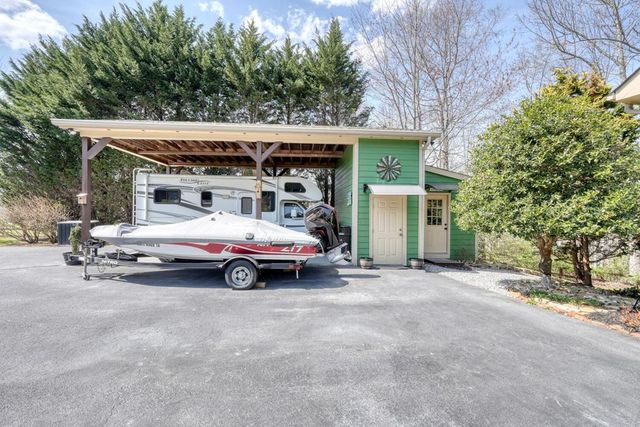 2561 Dune Road, Hiawassee, GA 30546