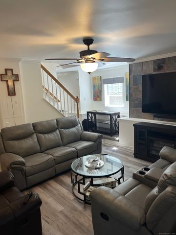 92 Hamden Avenue APT 1, Waterbury, CT 06704