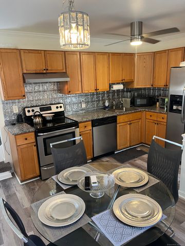 92 Hamden Avenue APT 1, Waterbury, CT 06704