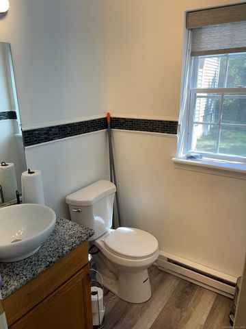92 Hamden Avenue APT 1, Waterbury, CT 06704