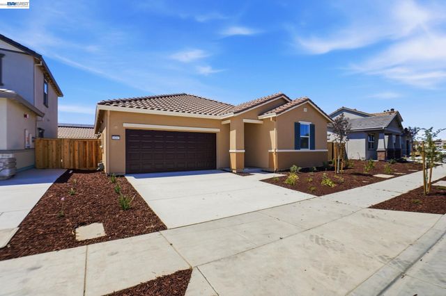 16047 Pirates Cove Ln, Lathrop, CA 95330