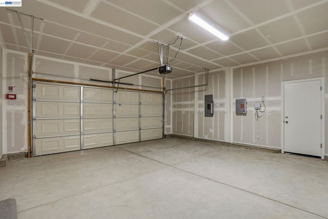 16047 Pirates Cove Ln, Lathrop, CA 95330
