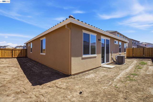 16047 Pirates Cove Ln, Lathrop, CA 95330