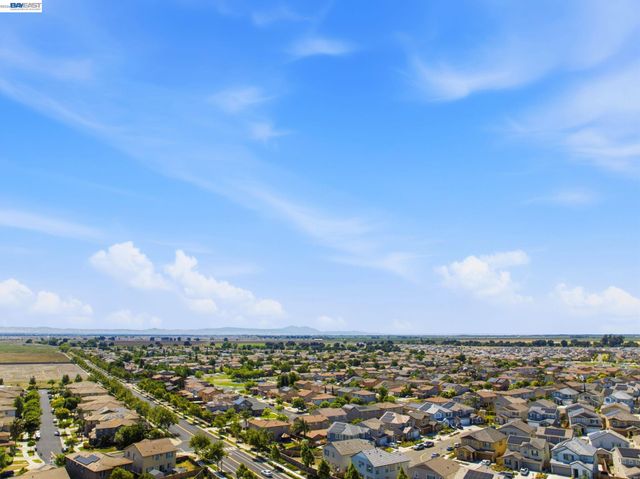 16047 Pirates Cove Ln, Lathrop, CA 95330