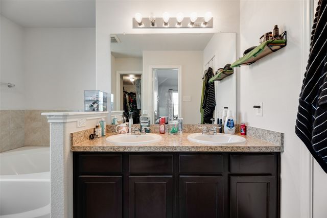 1208 Starling Lane, Ennis, TX 75119