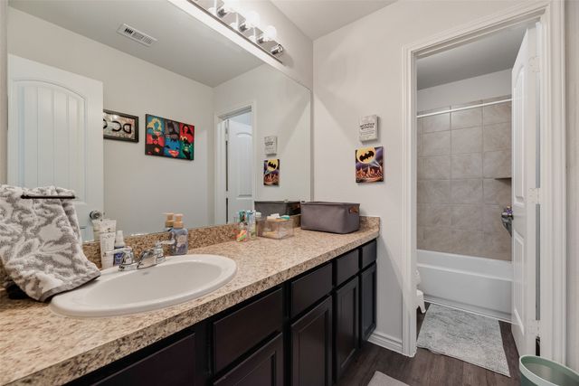 1208 Starling Lane, Ennis, TX 75119