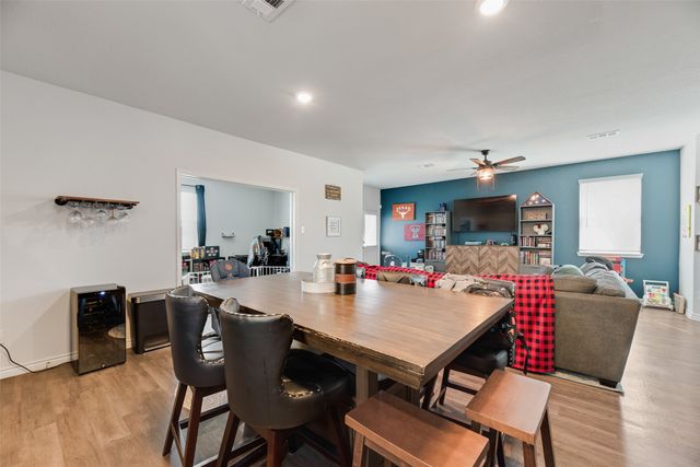 1208 Starling Lane, Ennis, TX 75119