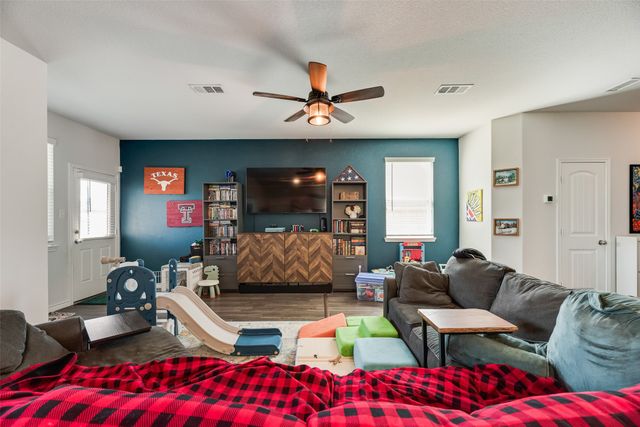 1208 Starling Lane, Ennis, TX 75119