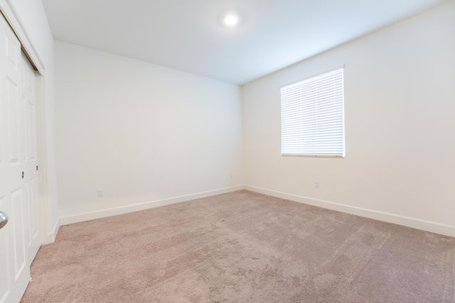 2242 S Manzanita Court, Visalia, CA 93292