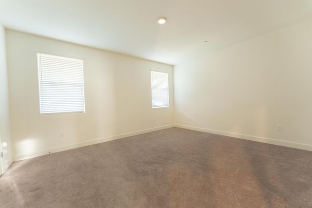 2242 S Manzanita Court, Visalia, CA 93292