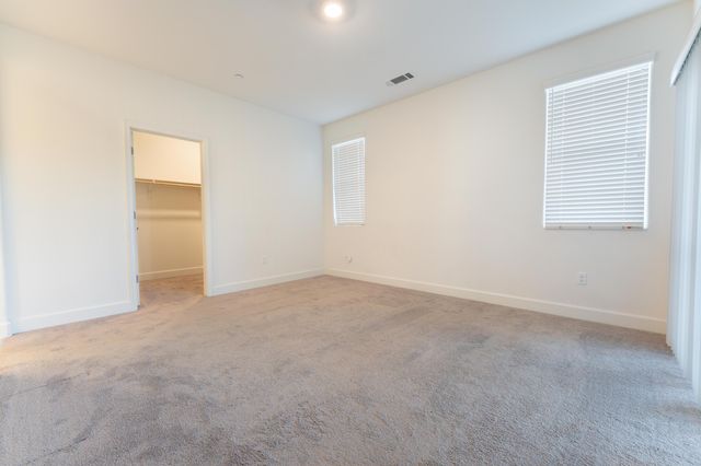 2242 S Manzanita Court, Visalia, CA 93292