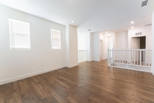 2242 S Manzanita Court, Visalia, CA 93292