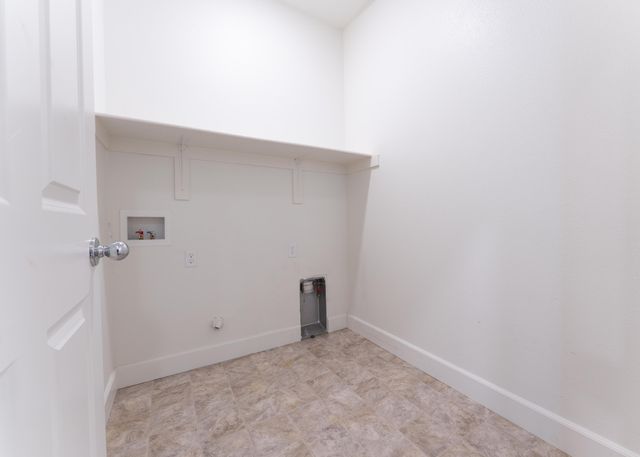 2242 S Manzanita Court, Visalia, CA 93292