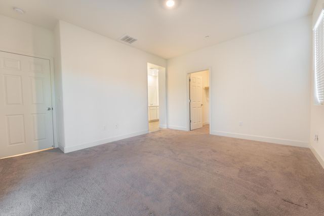 2242 S Manzanita Court, Visalia, CA 93292