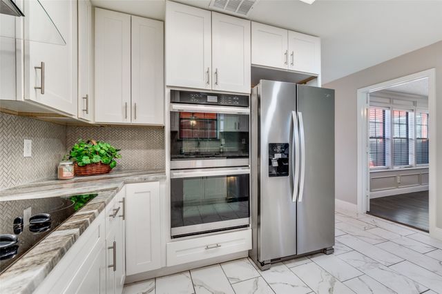 3808 E Runge Court E, Irving, TX 75038