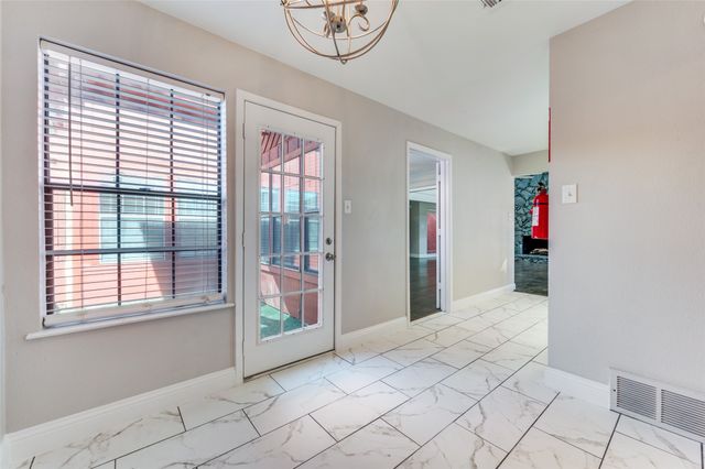 3808 E Runge Court E, Irving, TX 75038