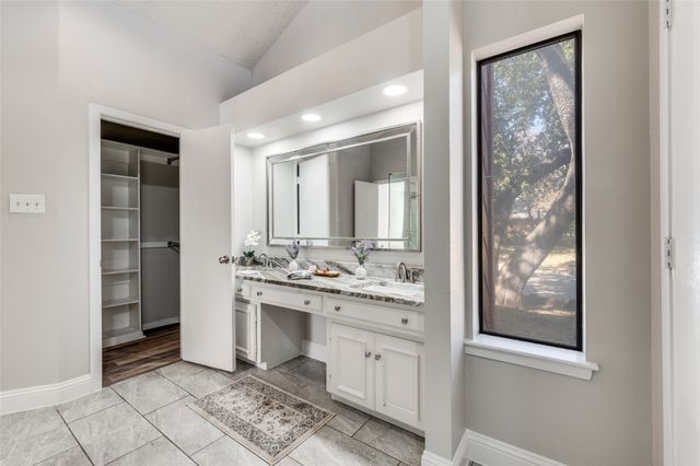 3808 E Runge Court E, Irving, TX 75038