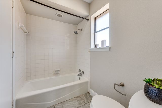 3808 E Runge Court E, Irving, TX 75038