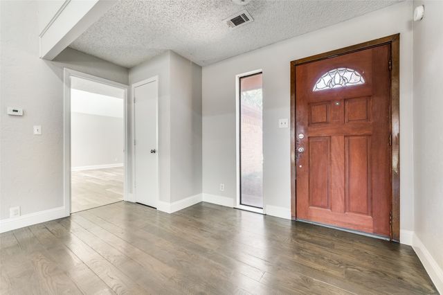 3808 E Runge Court E, Irving, TX 75038