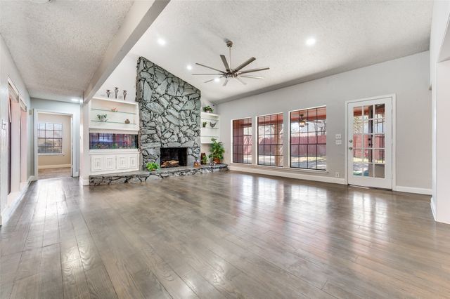 3808 E Runge Court E, Irving, TX 75038