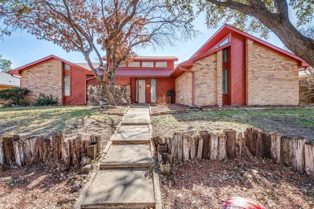 3808 E Runge Court E, Irving, TX 75038