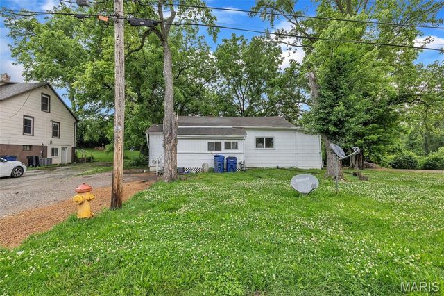 8033 Winfield Avenue, St Louis, MO 63114
