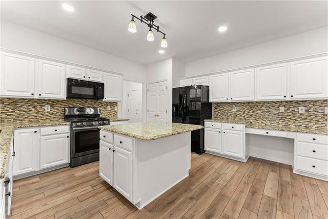 5157 Wellisford Court, Suwanee, GA 30024