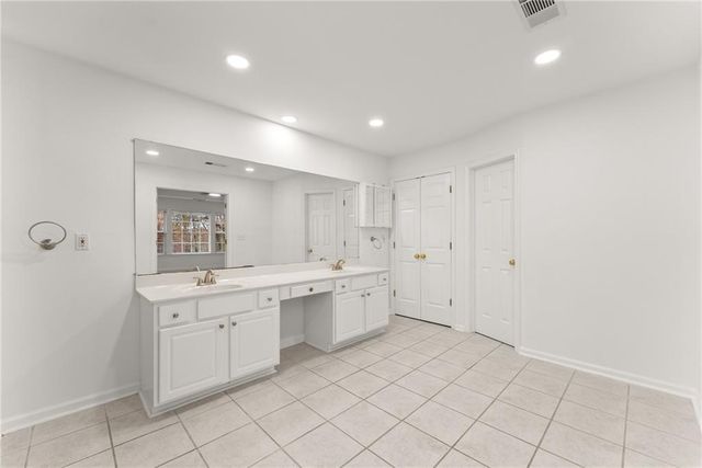 5157 Wellisford Court, Suwanee, GA 30024