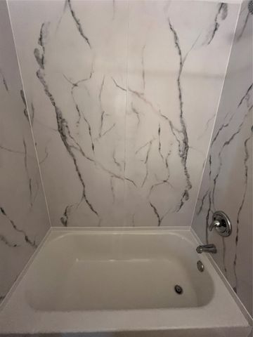 2133 Quail Hollow Drive, Grand Prairie, TX 75051