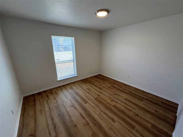 2133 Quail Hollow Drive, Grand Prairie, TX 75051